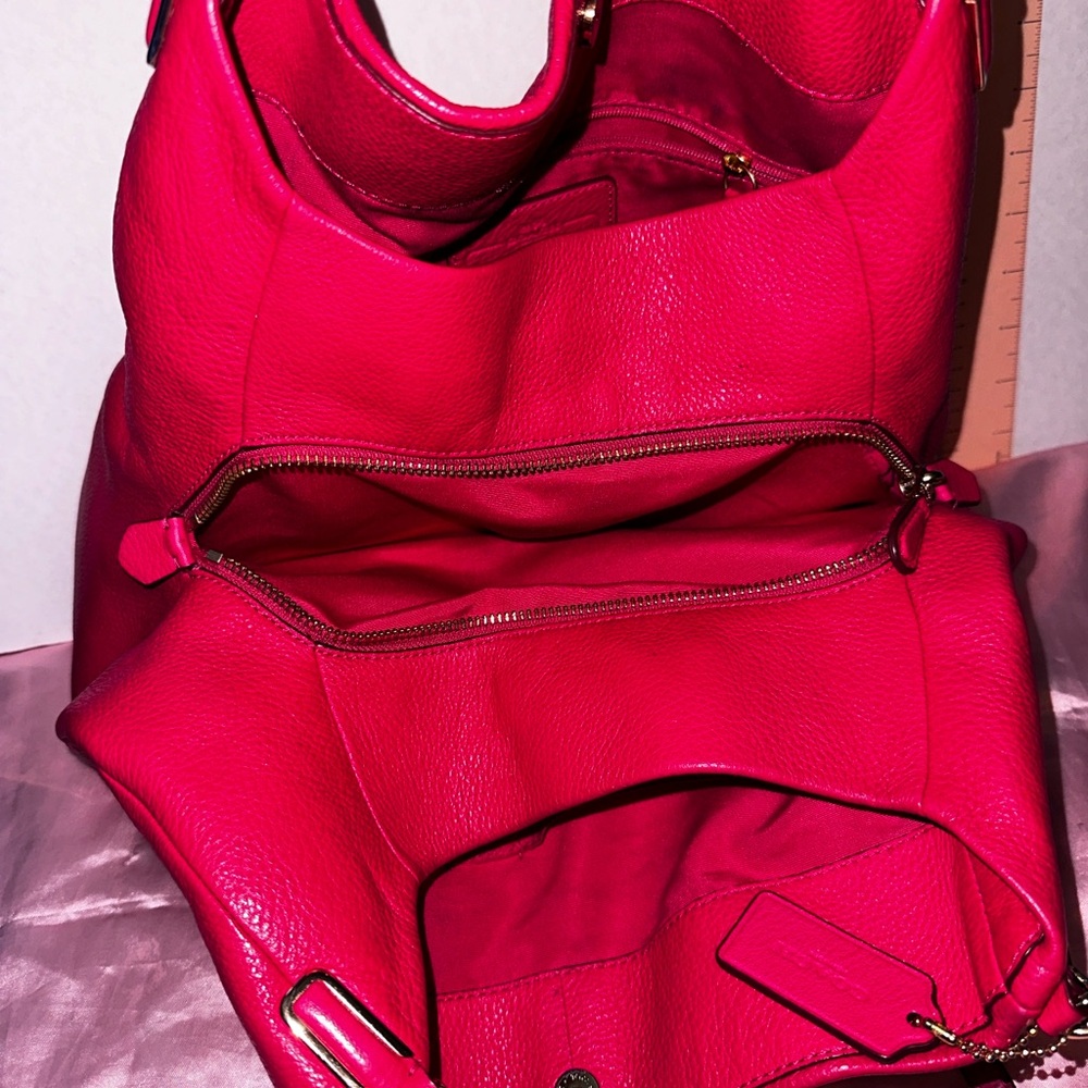 Fabulous Hot Pink Coach bag - Picture 7 of 12